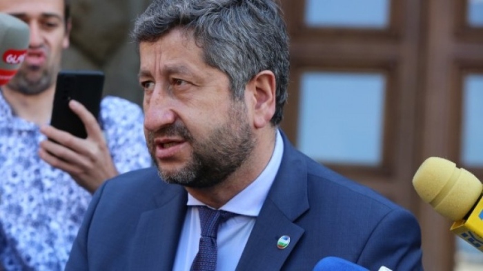 Демократична България критикува президента за изказванията му от Брюксел